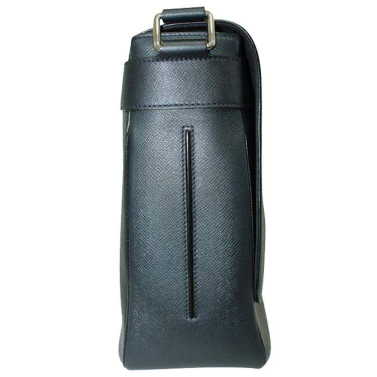 Pre Owned Louis Vuitton Black Taiga Leather Roman MM Bag