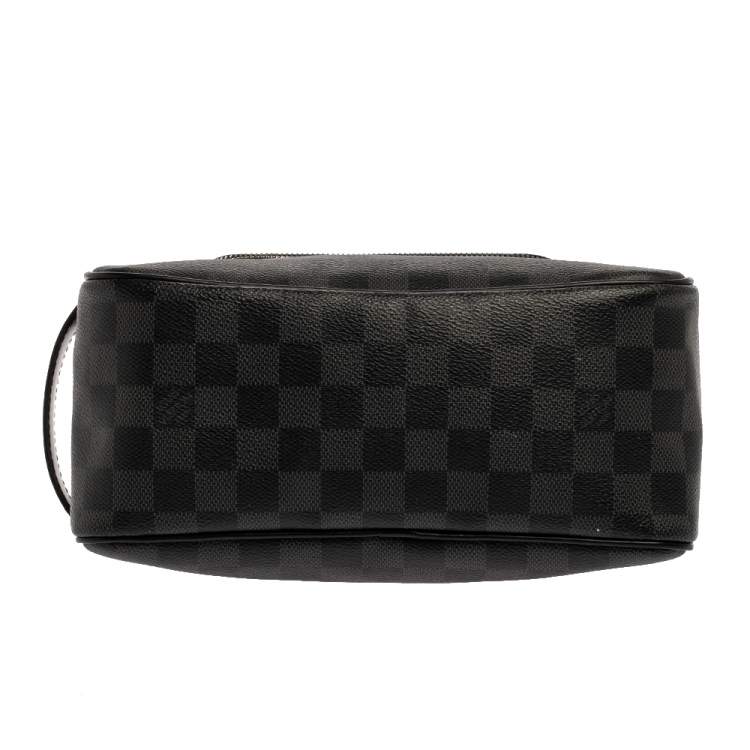مملوكة مسبقًا Louis Vuitton Damier Graphite Canvas Toiletry Pouch