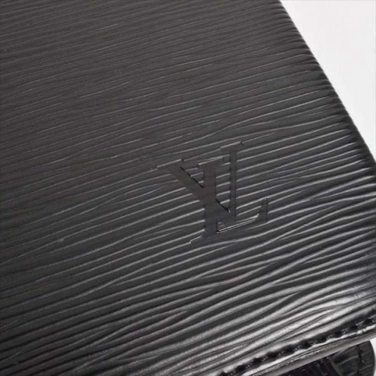 Pre Owned Louis Vuitton Black Taiga Leather Neo Robusto Bag