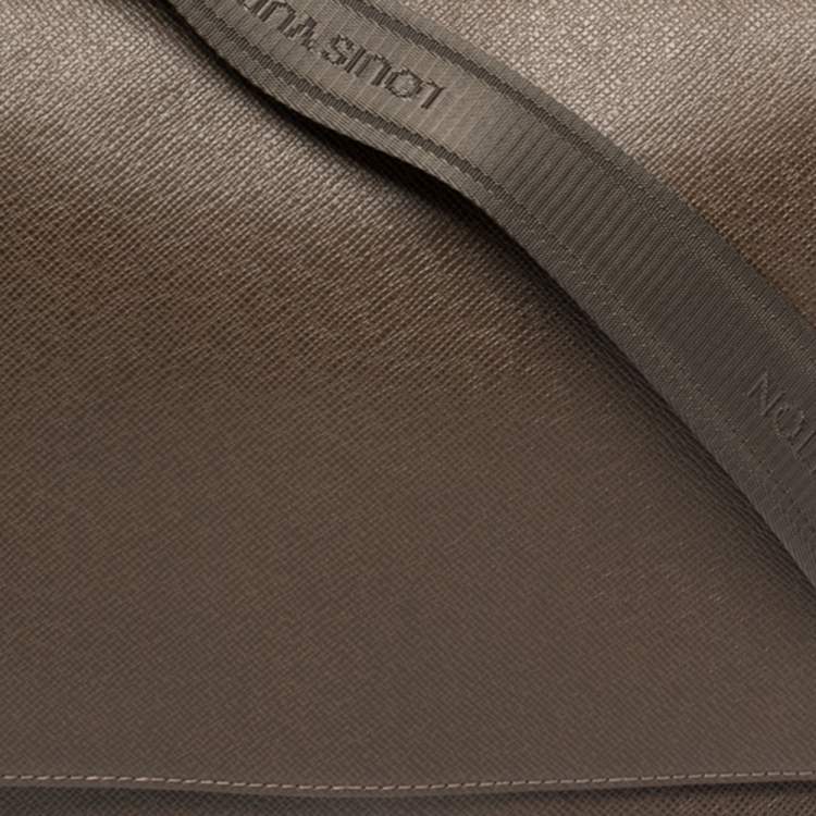 Pre Owned Louis Vuitton Grizzli Taiga Leather Roman PM Bag 