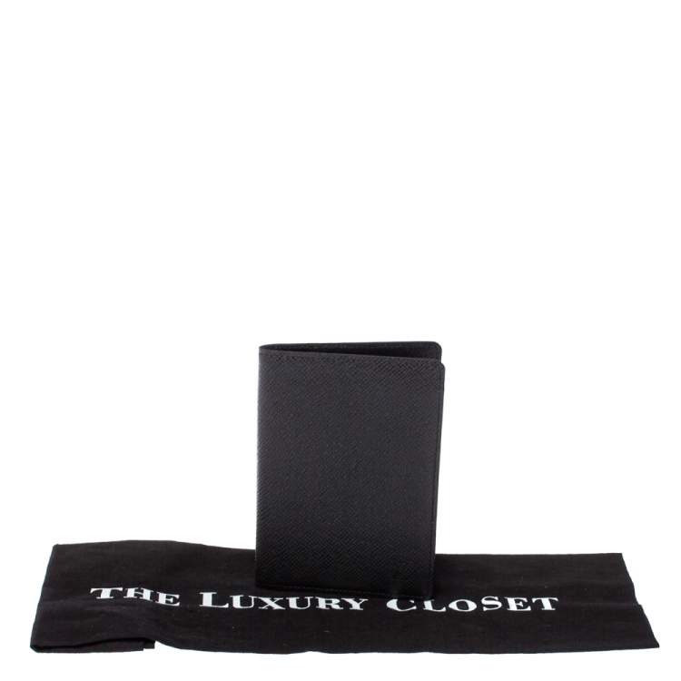 Pre Owned Louis Vuitton Black Taiga Leather Passport Holder