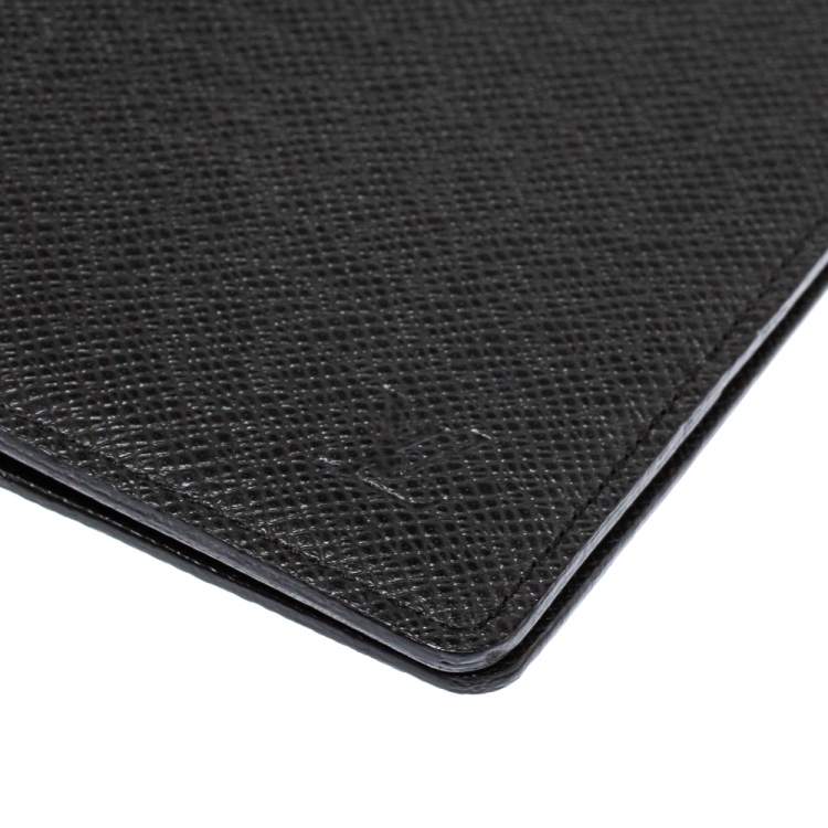 Pre Owned Louis Vuitton Black Taiga Leather Passport Holder