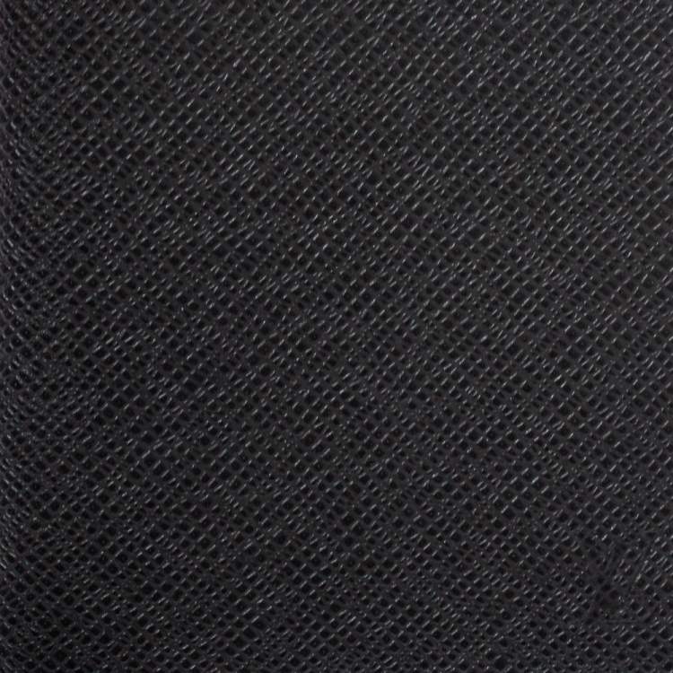 Pre Owned Louis Vuitton Black Taiga Leather Passport Holder