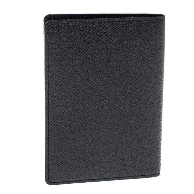 Pre Owned Louis Vuitton Black Taiga Leather Passport Holder