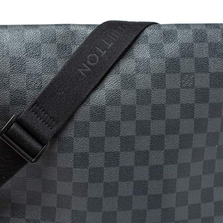 Pre Owned Louis Vuitton Damier Graphite Canvas Daniel MM Messenger Bag