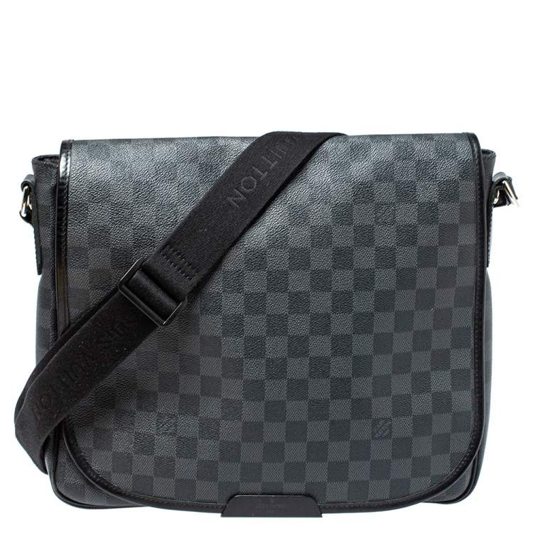 Louis Vuitton District GM Damier Graphite Coated Canvas Messenger Bag on  SALE