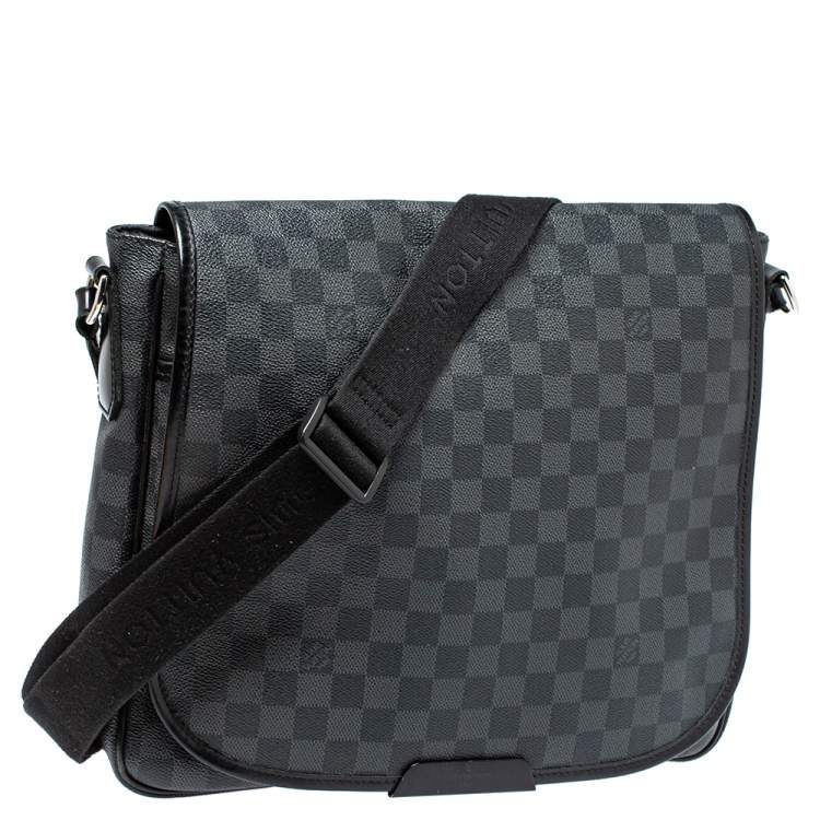 Pre Owned Louis Vuitton Damier Graphite Canvas Daniel MM Messenger Bag