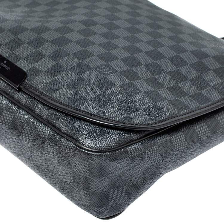 Pre Owned Louis Vuitton Damier Graphite Canvas Daniel MM Messenger Bag
