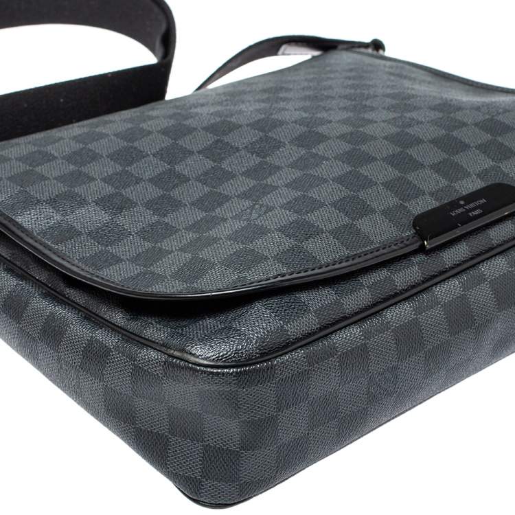 Pre Owned Louis Vuitton Damier Graphite Canvas Daniel MM Messenger Bag