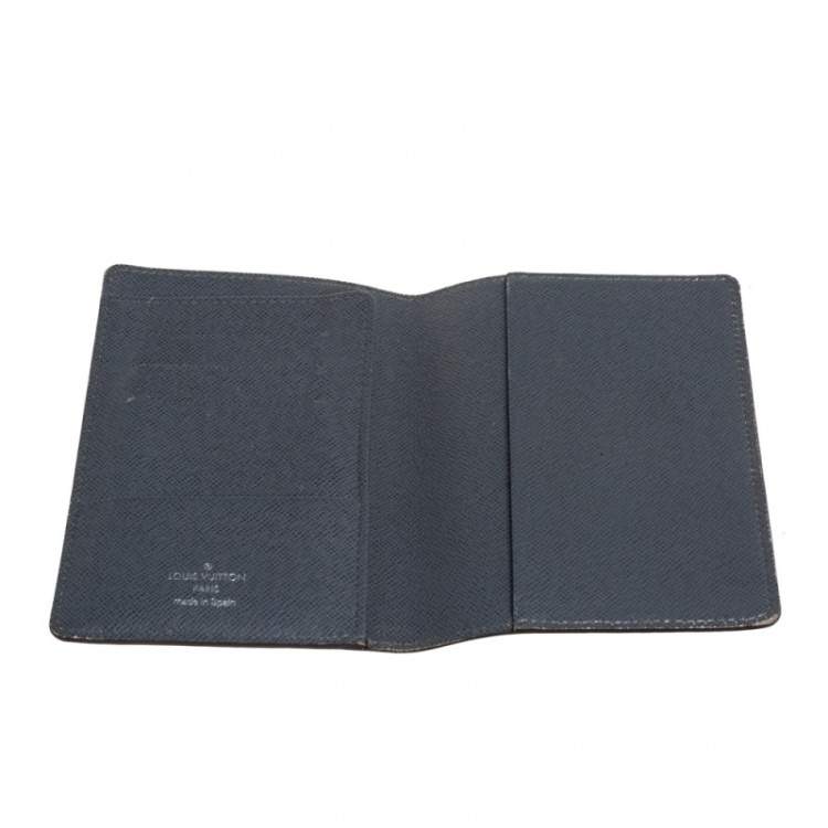 Pre Owned Louis Vuitton Glacier Taiga Leather Passport Holder