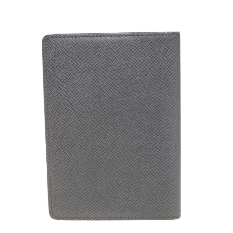 Pre Owned Louis Vuitton Glacier Taiga Leather Passport Holder