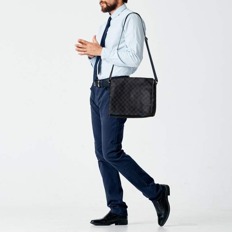 Louis Vuitton Damier Graphite District GM Messenger Bag - The Purse Ladies