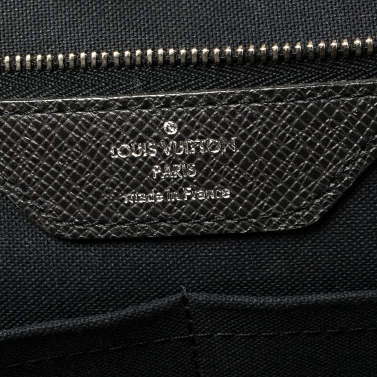 Pre Owned Louis Vuitton Black Taiga Leather Neo Igor Briefcase
