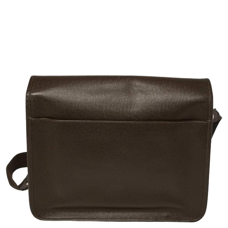 Pre Owned Louis Vuitton Grizzli Taiga Leather Alexei Messenger Bag