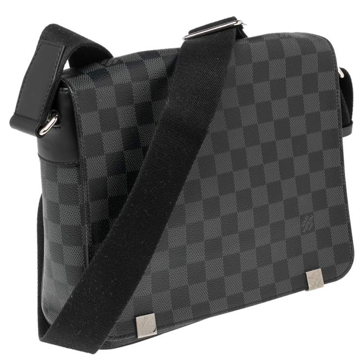 Pre Owned Louis Vuitton Damier Graphite Canvas District PM Bag