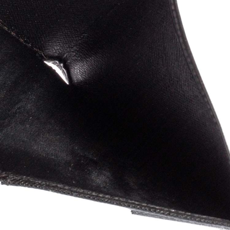 Pre Owned Louis Vuitton Black Epi Leather Bifold Wallet 