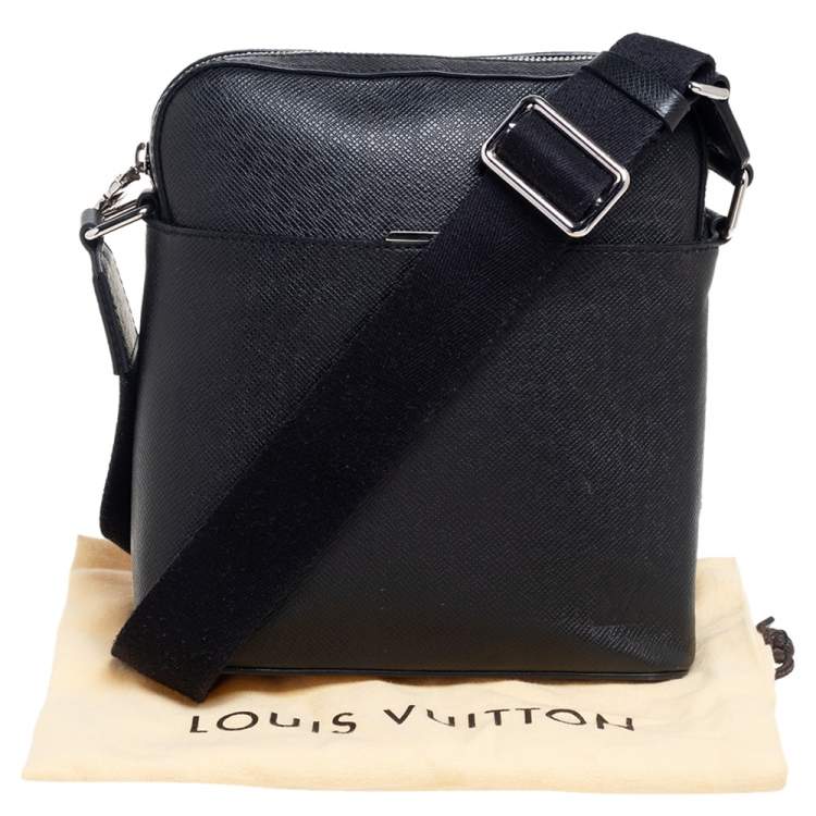 Pre Owned Louis Vuitton Ardoise Taiga Leather Anton Pochette Bag