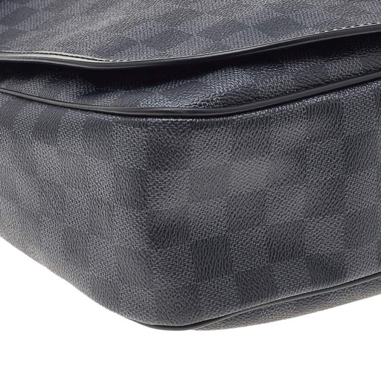 Pre Owned Louis Vuitton Damier Graphite Canvas Daniel GM Messenger Bag