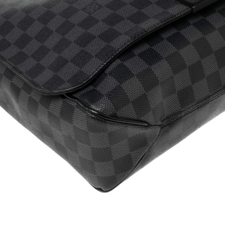 Pre Owned Louis Vuitton Damier Graphite Canvas District GM Bag