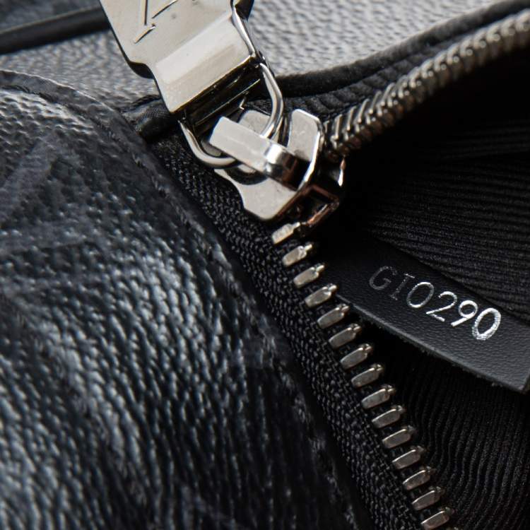 Pre Owned Louis Vuitton Monogram Eclipse Canvas District MM Bag