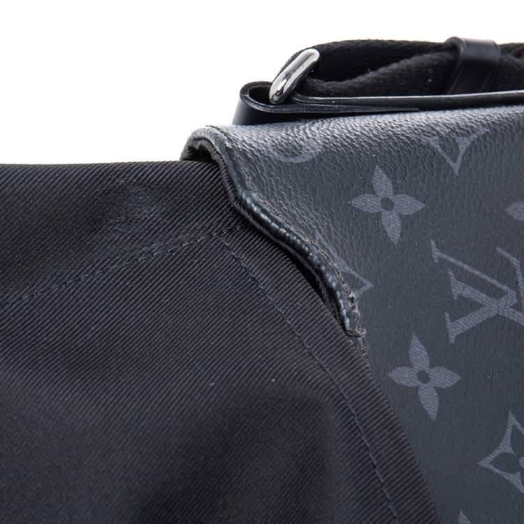 Pre Owned Louis Vuitton Monogram Eclipse Canvas District MM Bag