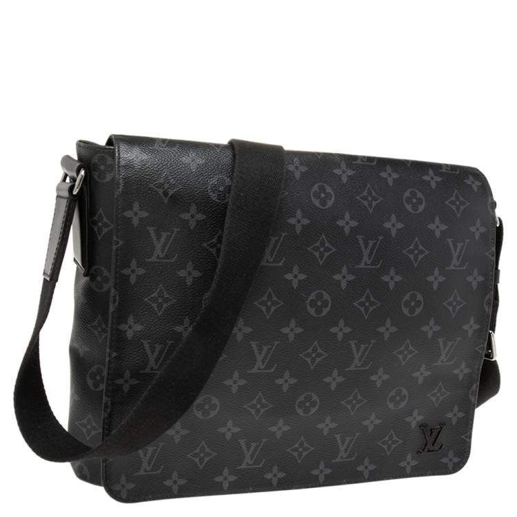 Pre Owned Louis Vuitton Monogram Eclipse Canvas District MM Bag