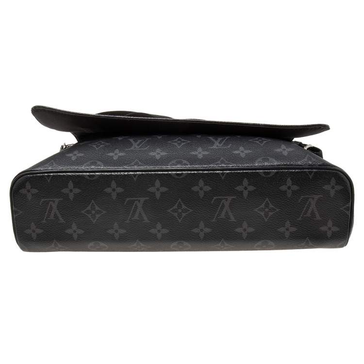 Pre Owned Louis Vuitton Monogram Eclipse Canvas District MM Bag