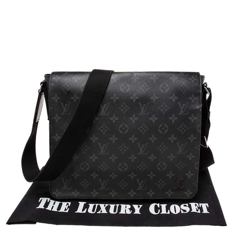 Pre Owned Louis Vuitton Monogram Eclipse Canvas District MM Bag