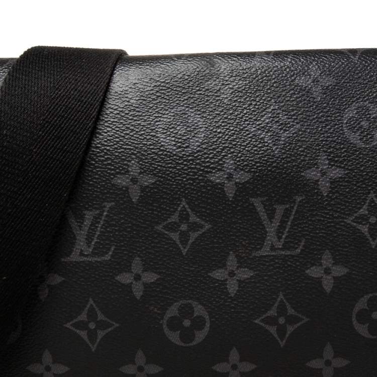 Pre Owned Louis Vuitton Monogram Eclipse Canvas District MM Bag