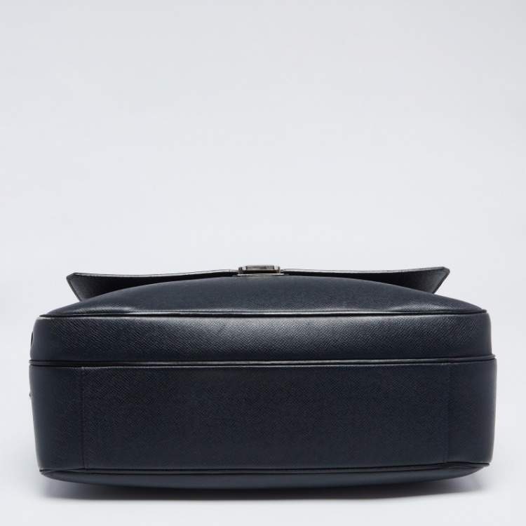 Pre Owned Louis Vuitton Navy Blue Taiga Leather Vassili PM Briefcase
