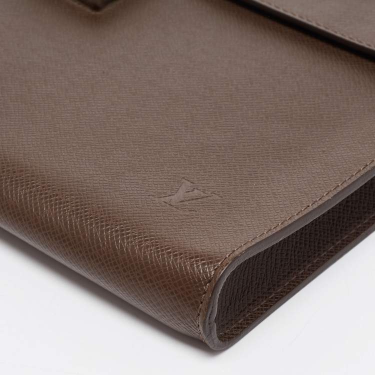 Pre Owned Louis Vuitton Brown Taiga Leather Minuto Portfolio Case