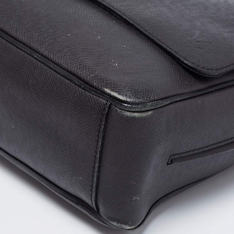 Pre Owned Louis Vuitton Black Taiga Leather Roman MM Bag