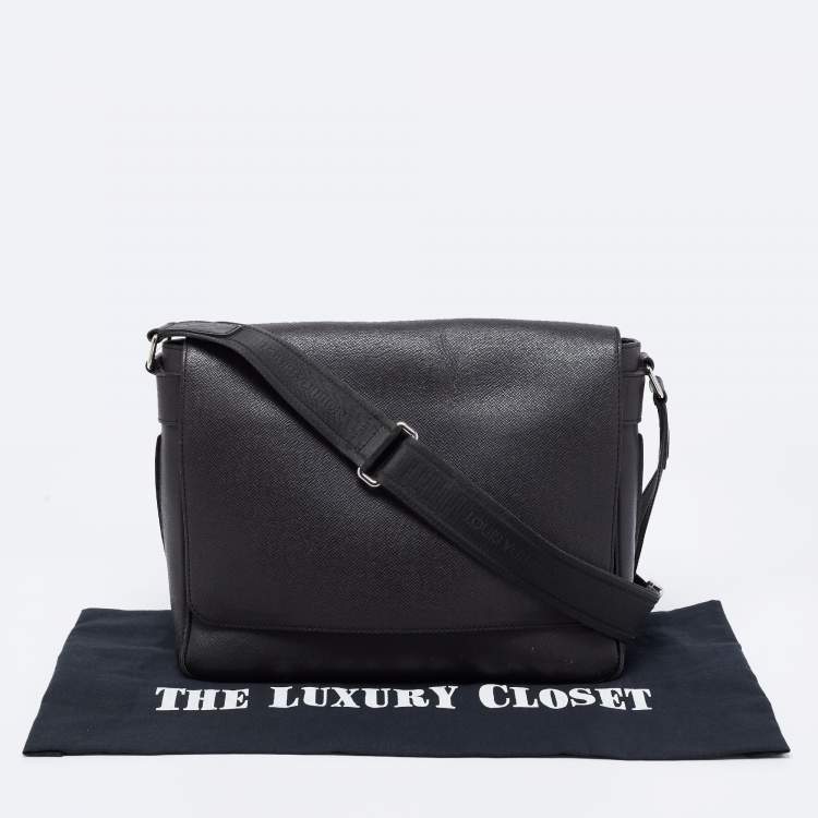 Pre Owned Louis Vuitton Black Taiga Leather Roman MM Bag