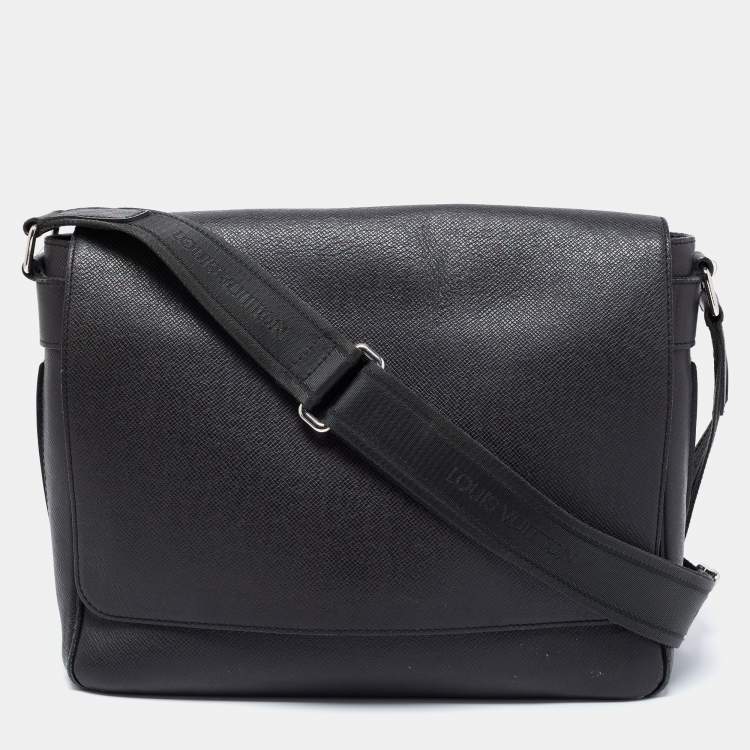 Pre Owned Louis Vuitton Black Taiga Leather Roman MM Bag