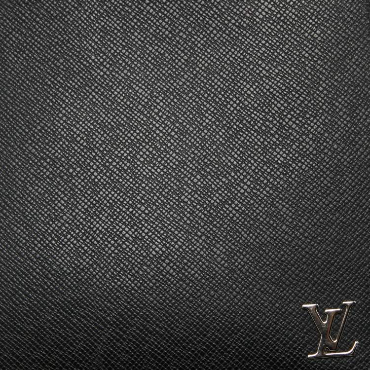 Pre Owned Louis Vuitton Black Taiga Leather Voyage Pochette 