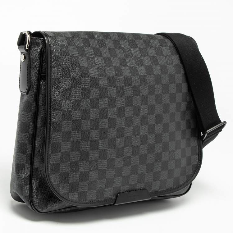 Pre Owned Louis Vuitton Damier Graphite Canvas District MM Bag