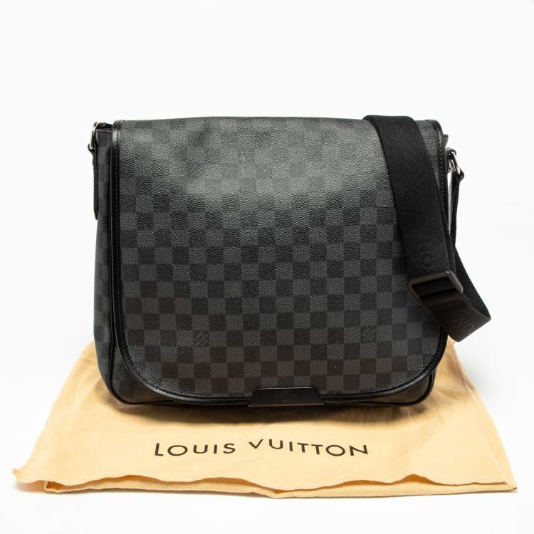 Pre Owned Louis Vuitton Damier Graphite Canvas District MM Bag