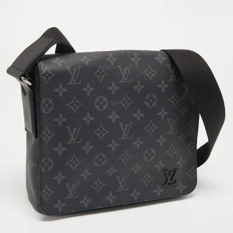 Pre Owned Louis Vuitton Monogram Eclipse Canvas District PM Bag
