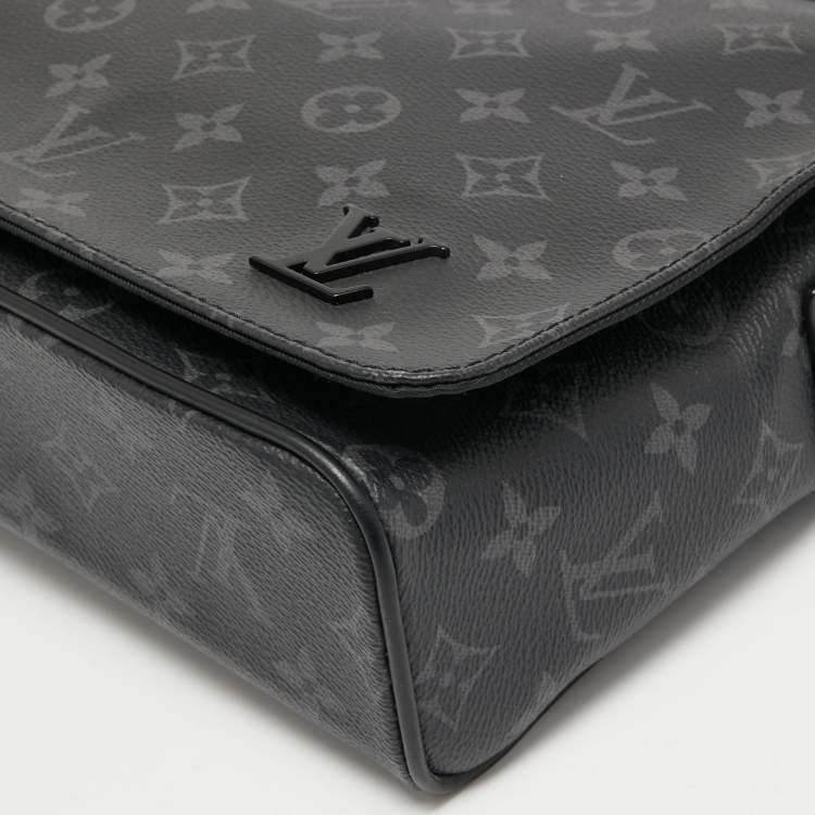 Pre Owned Louis Vuitton Monogram Eclipse Canvas District PM Bag