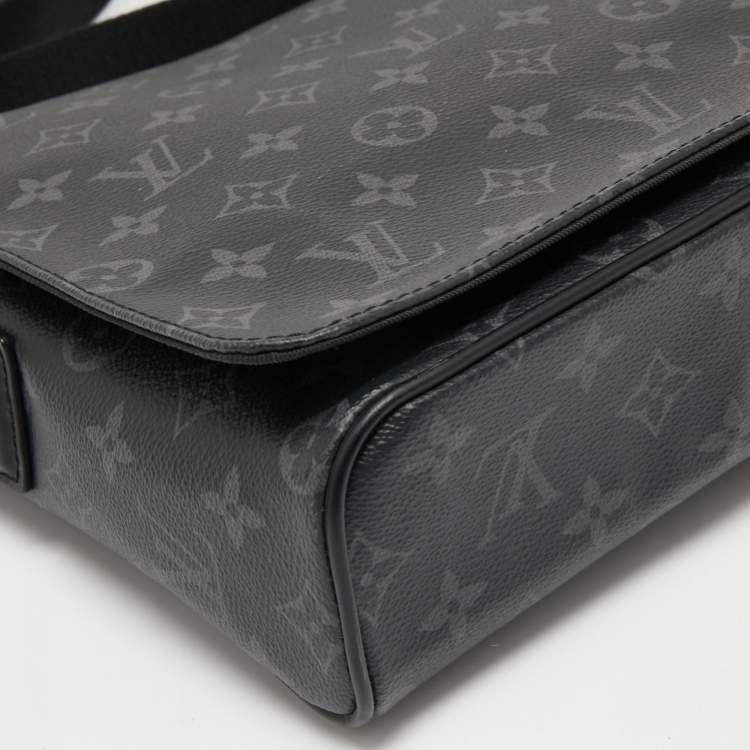 Pre Owned Louis Vuitton Monogram Eclipse Canvas District PM Bag