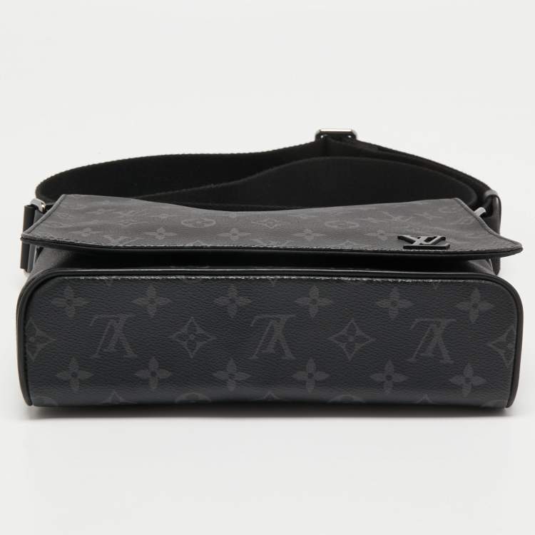 Pre Owned Louis Vuitton Monogram Eclipse Canvas District PM Bag