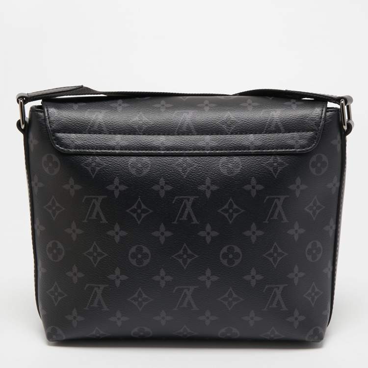 Pre Owned Louis Vuitton Monogram Eclipse Canvas District PM Bag