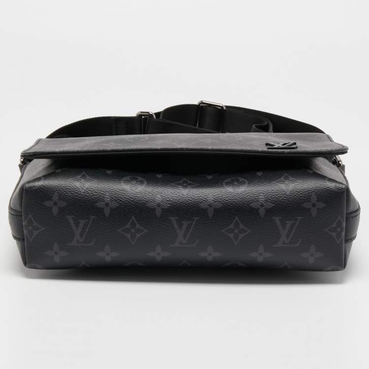 Pre Owned Louis Vuitton Monogram Eclipse Canvas District PM Bag
