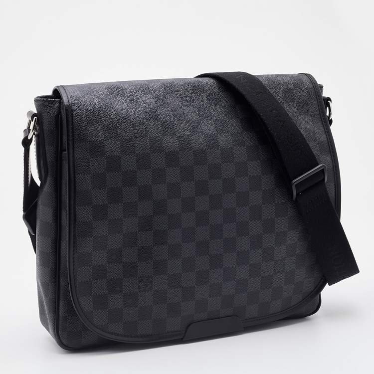 Pre Owned Louis Vuitton Damier Graphite Canvas District MM Bag