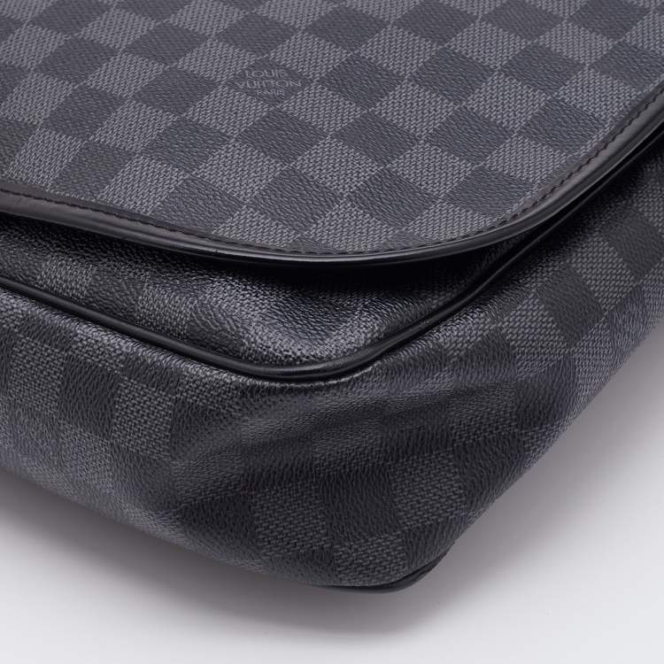 Pre Owned Louis Vuitton Damier Graphite Canvas District MM Bag
