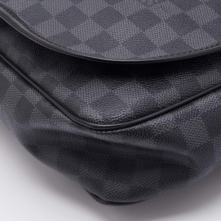 Pre Owned Louis Vuitton Damier Graphite Canvas District MM Bag