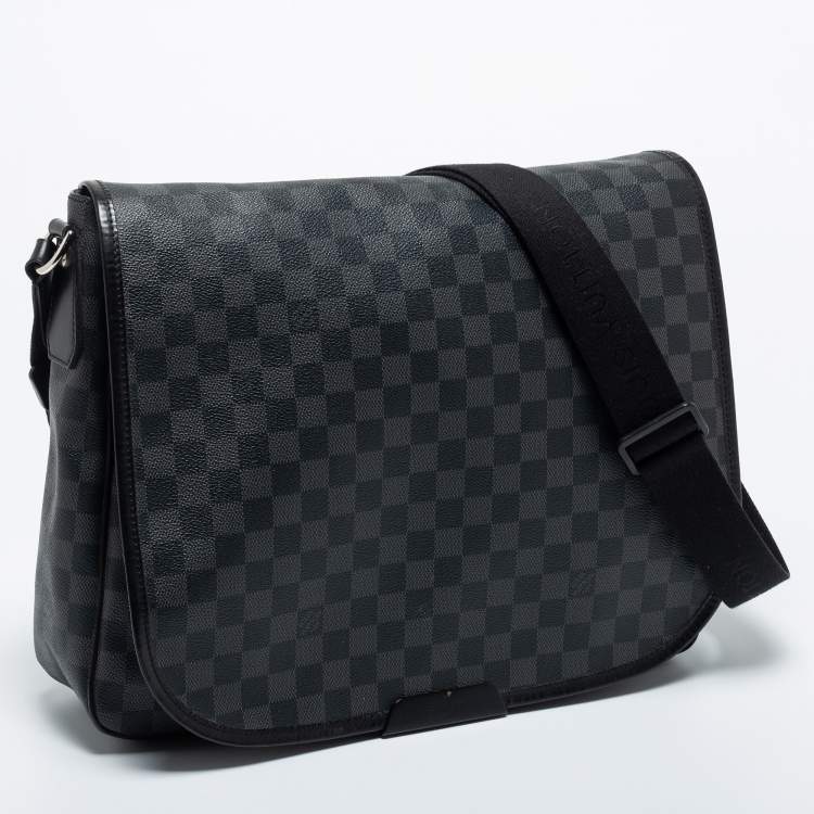 Pre Owned Louis Vuitton Damier Graphite Canvas Daniel GM Bag