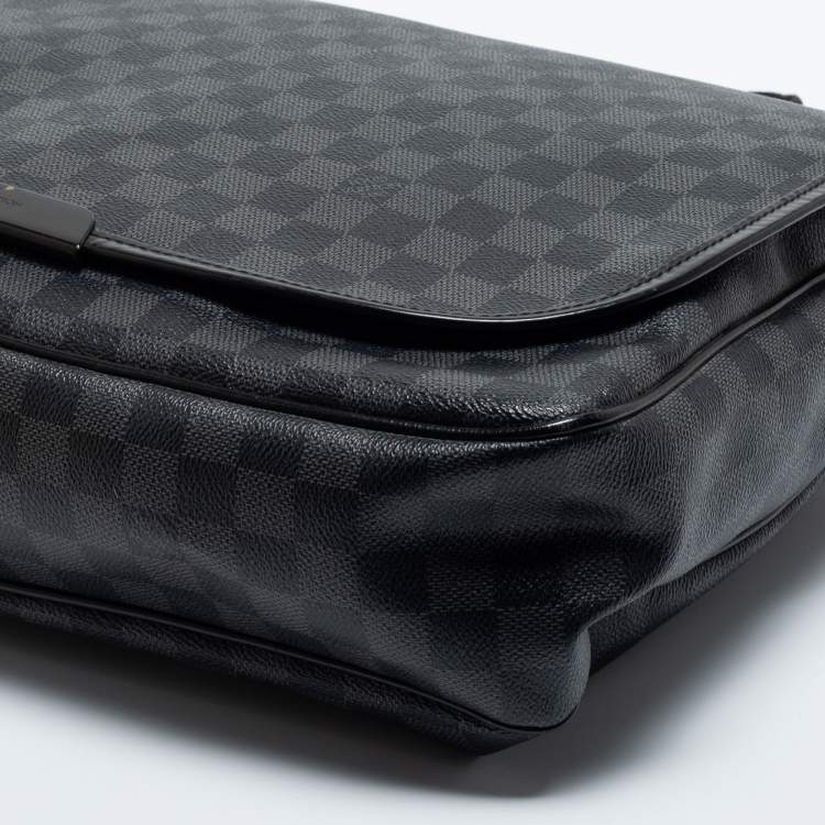 Pre Owned Louis Vuitton Damier Graphite Canvas Daniel GM Bag