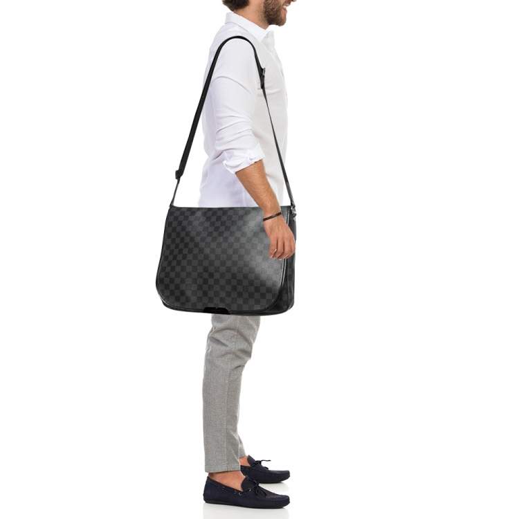 Louis Vuitton Mens Damier Graphite Daniel GM Messenger Bag Black Grey  Canvas