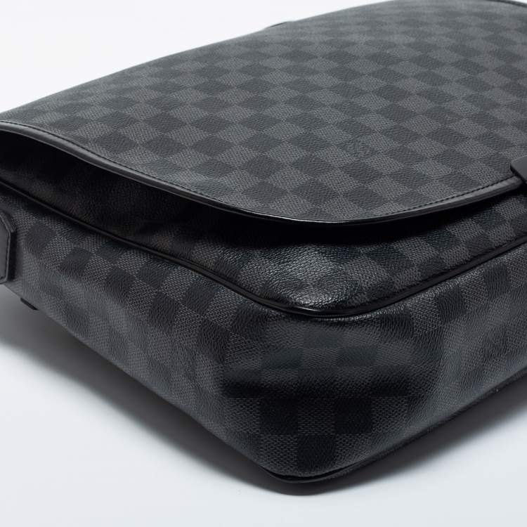 Pre Owned Louis Vuitton Damier Graphite Canvas Daniel GM Bag